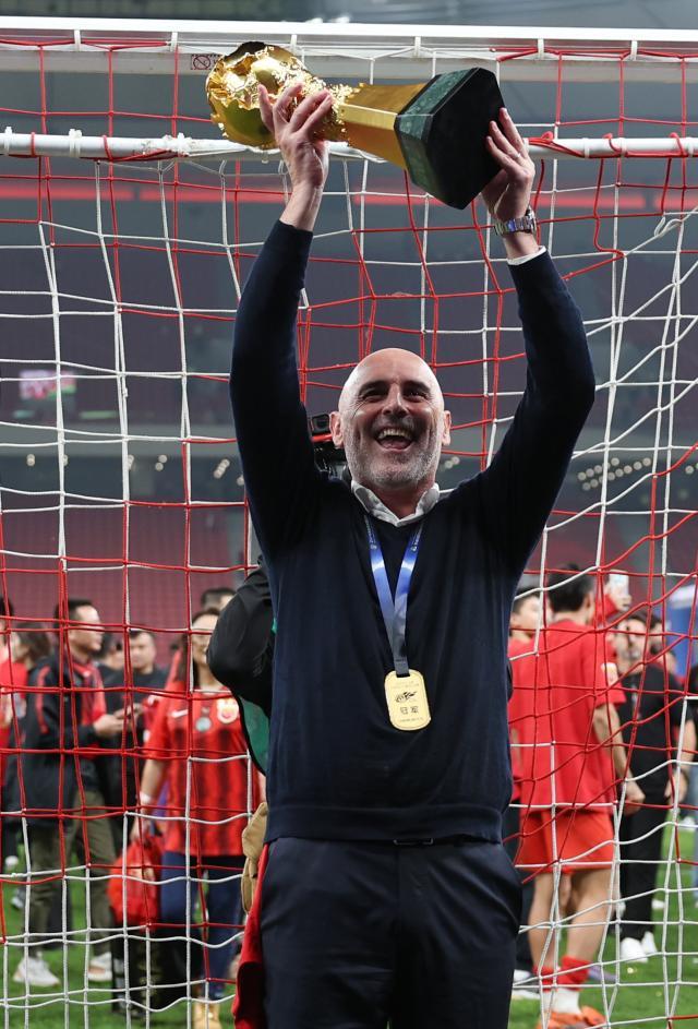 世俱杯买球-苏超豪门欲挖穆斯卡特？好友：他不会离开上海海港